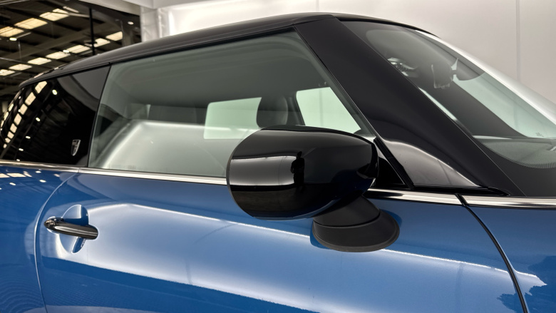 MINI Hatchback 1.5 Cooper Exclusive 3dr Auto Petrol Hatchback